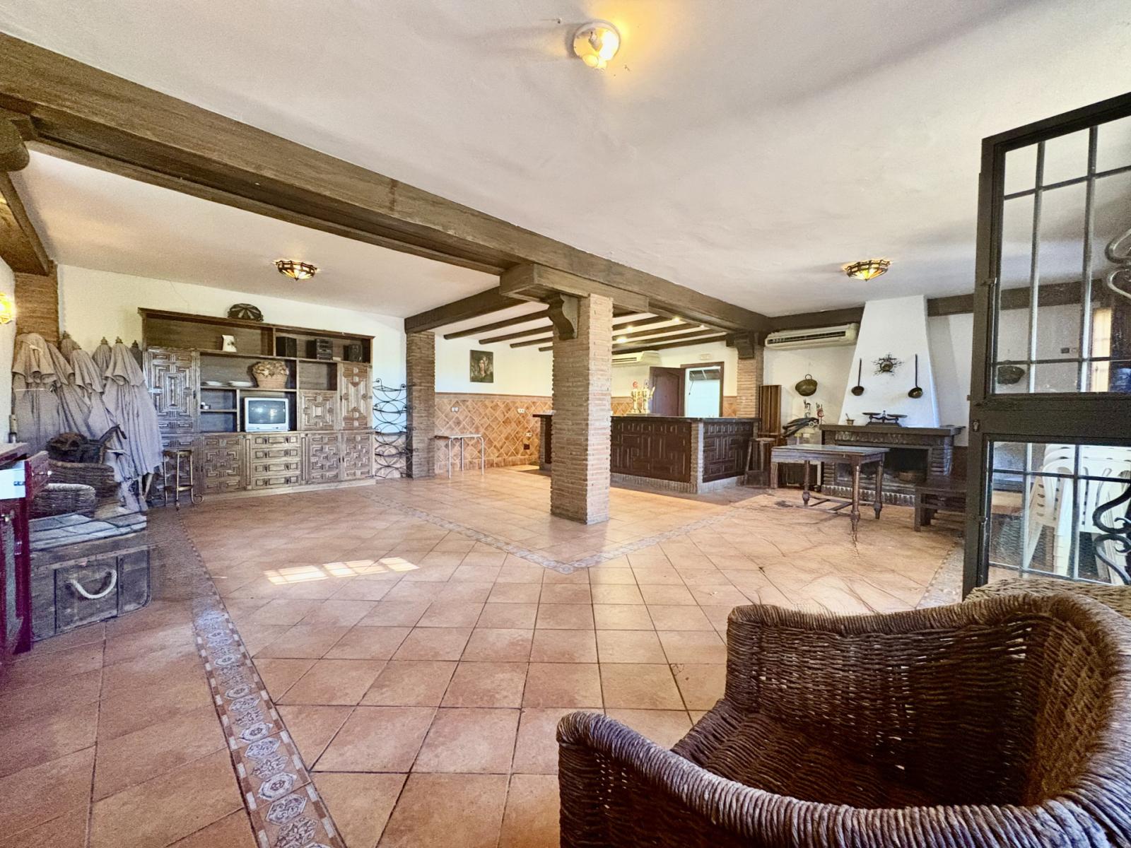 Premise for Sale in Olvera