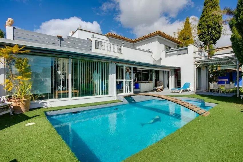 Villa en Venta en Estepona