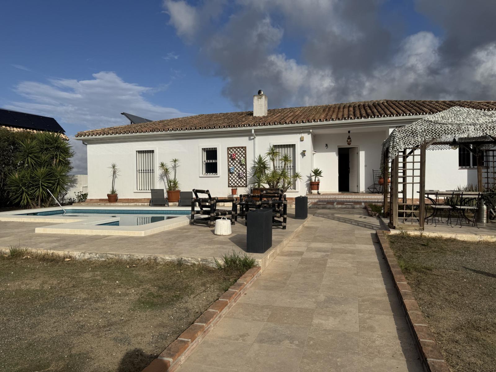 Villa for Sale in Alhaurín de la Torre