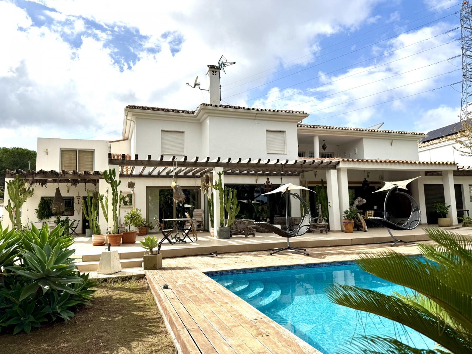 Villa for Sale in Alhaurín de la Torre