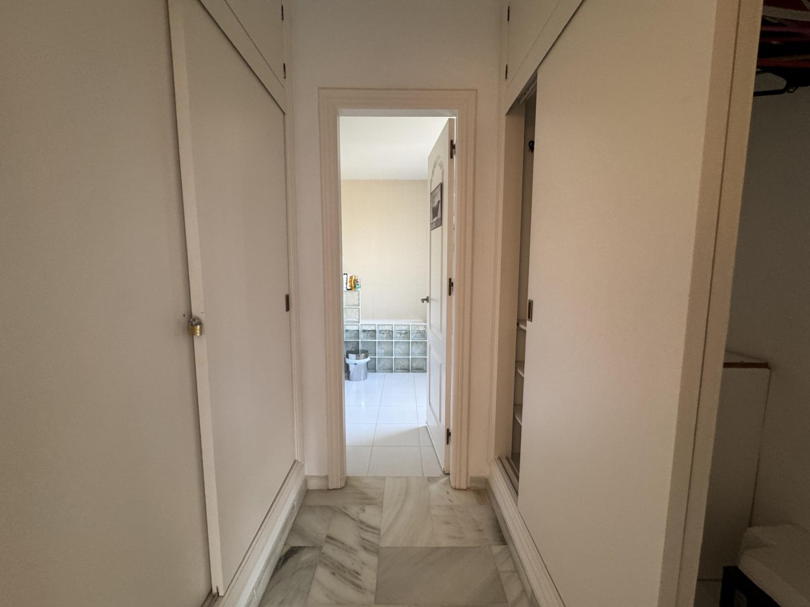 Villa for Sale in Alhaurín de la Torre