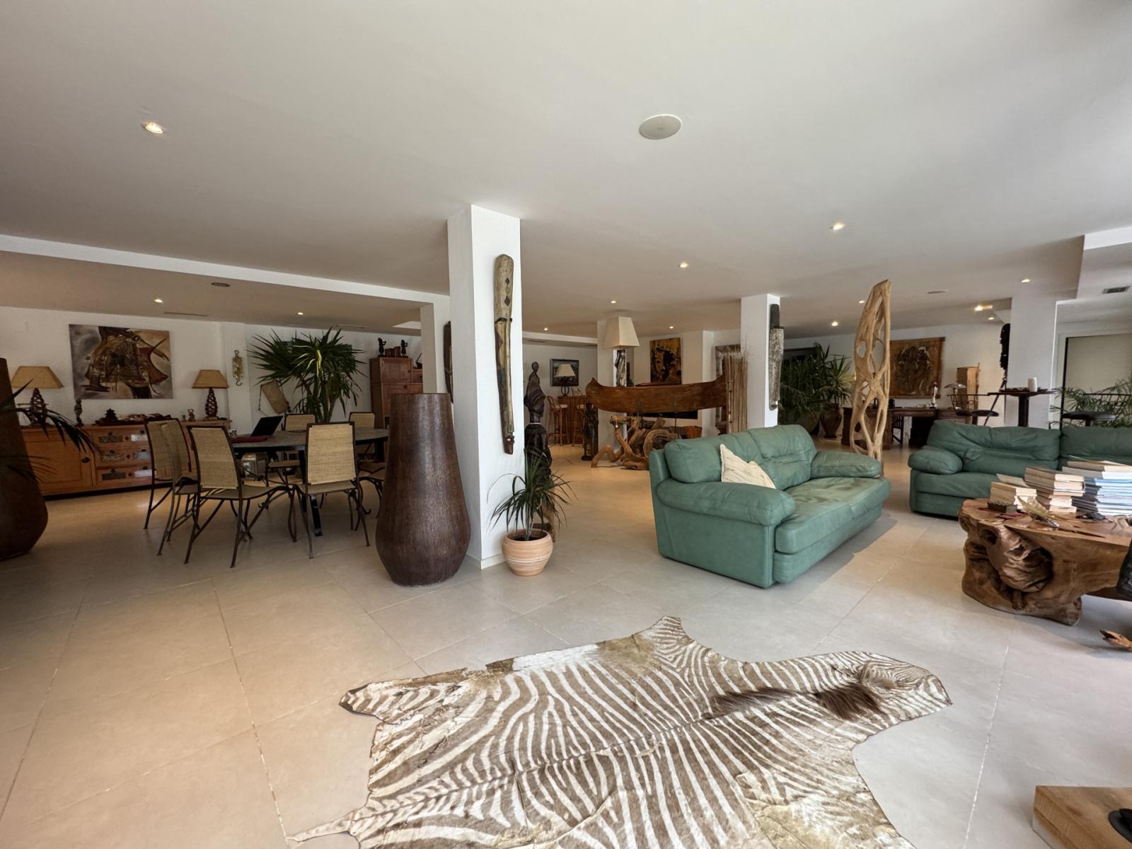 Villa for Sale in Alhaurín de la Torre