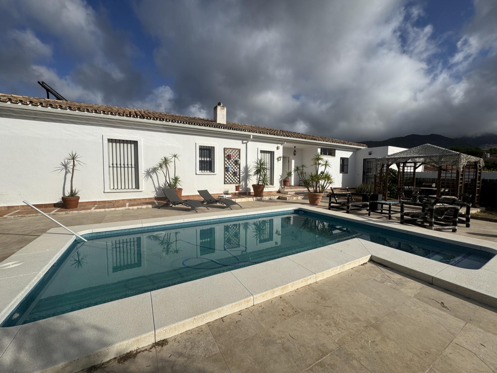 Villa for Sale in Alhaurín de la Torre