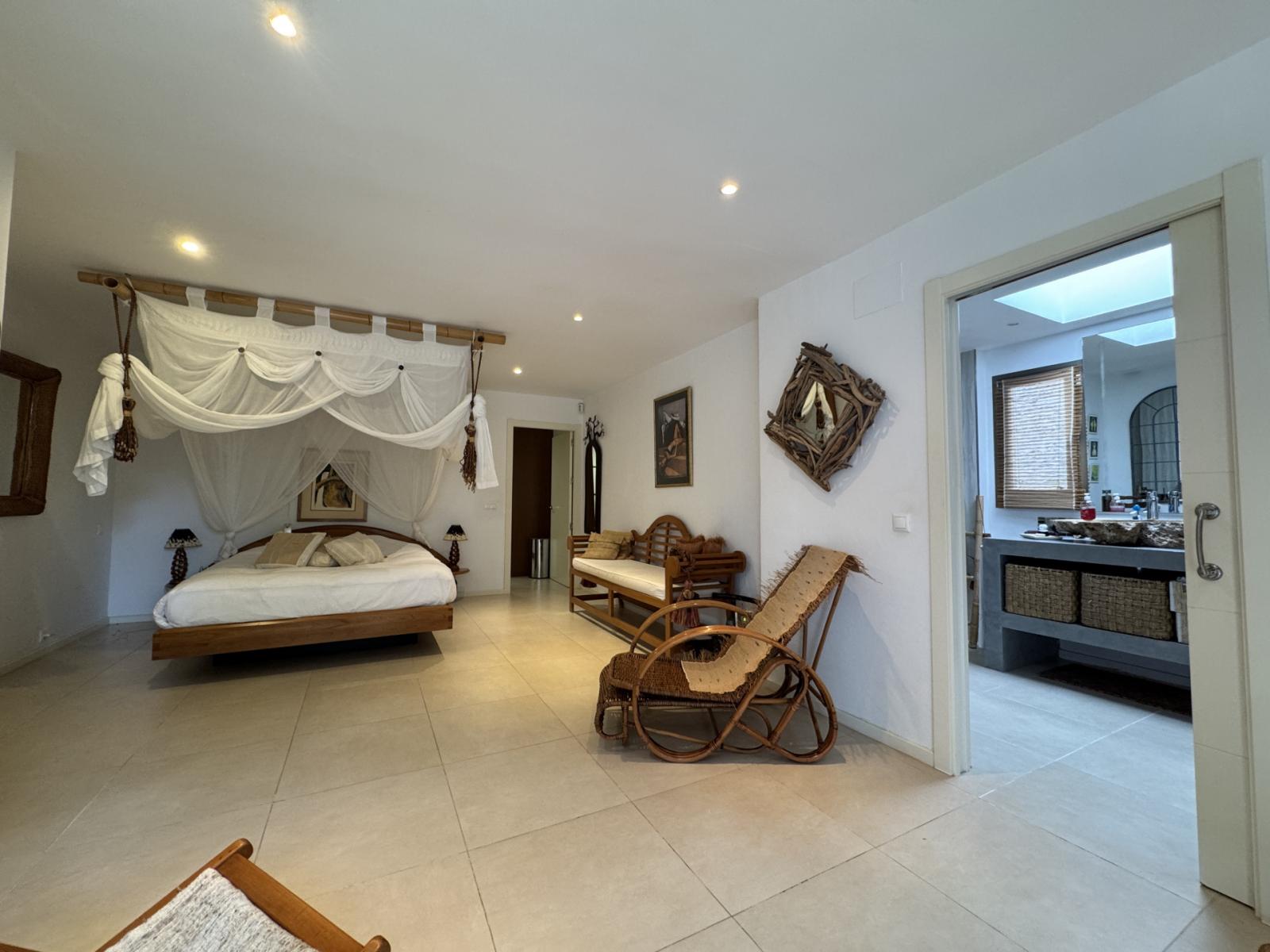 Villa for Sale in Alhaurín de la Torre