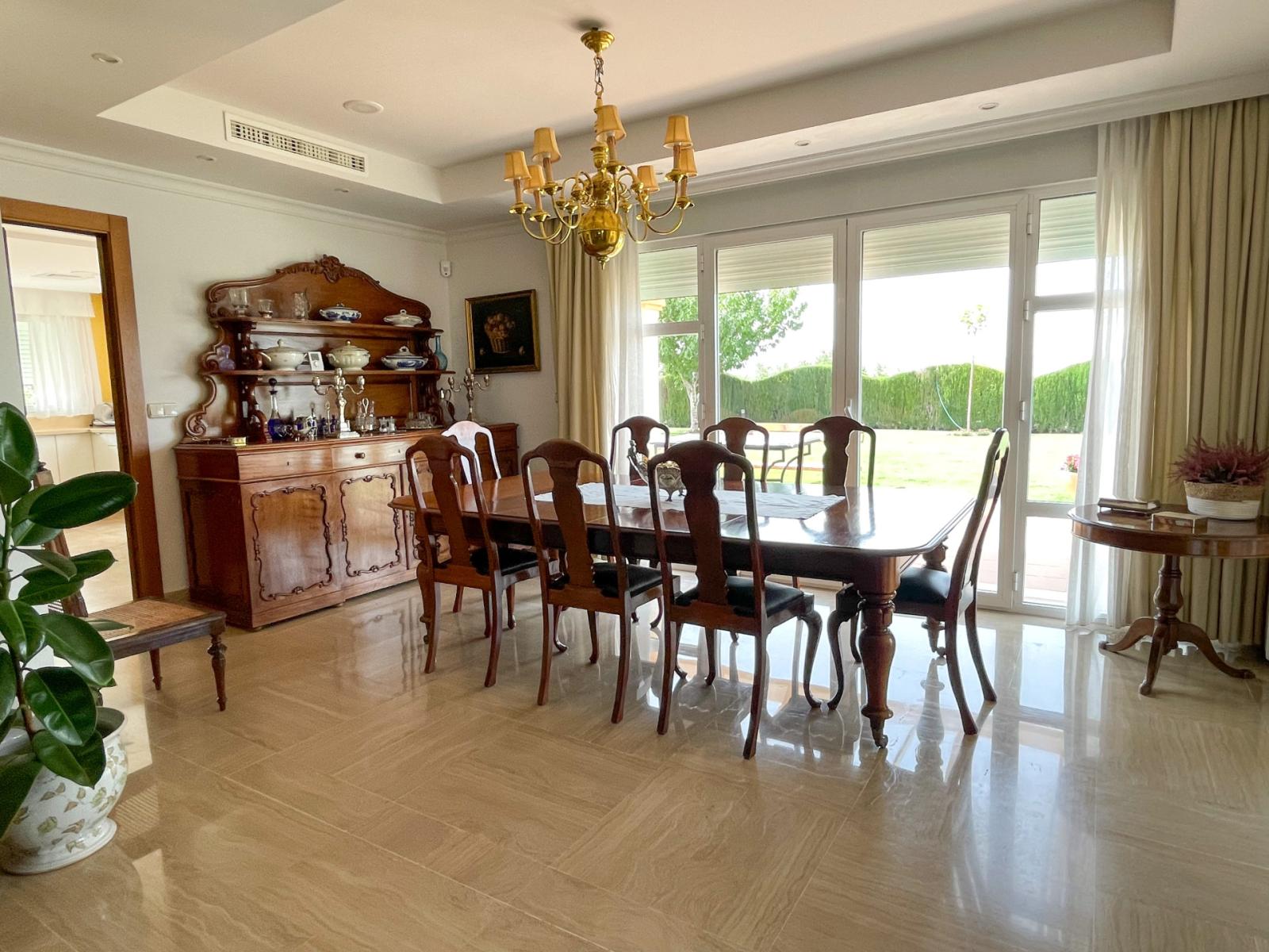 Villa for Sale in Antequera