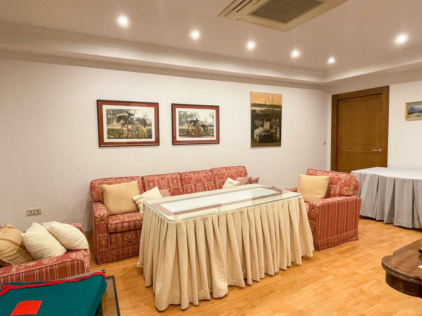 Villa for Sale in Antequera