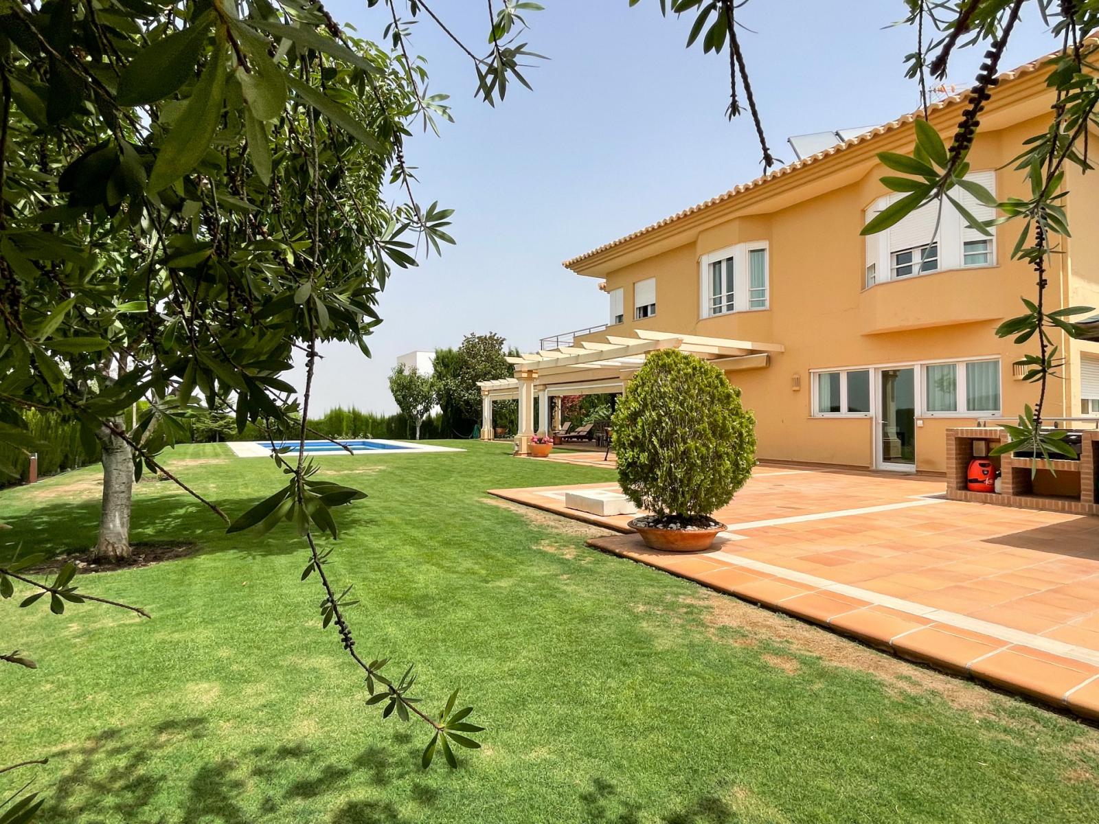 Villa for Sale in Antequera