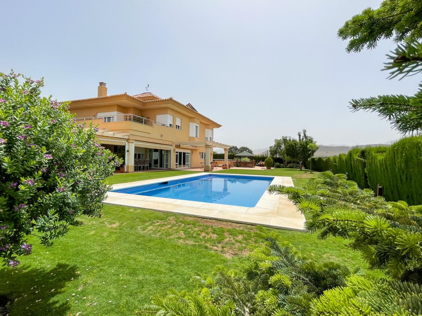 Villa for Sale in Antequera