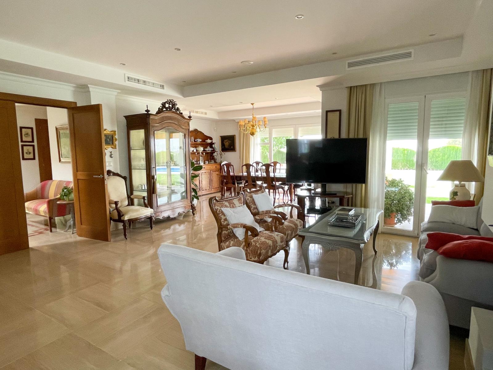 Villa for Sale in Antequera