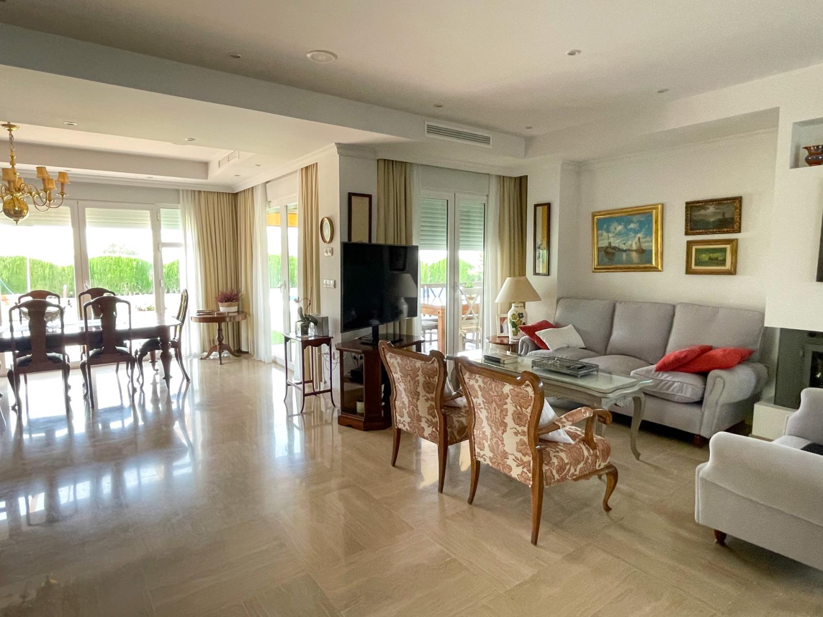 Villa for Sale in Antequera