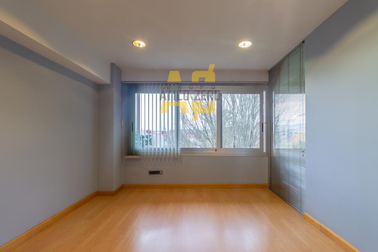 Office for Sale in Vigo