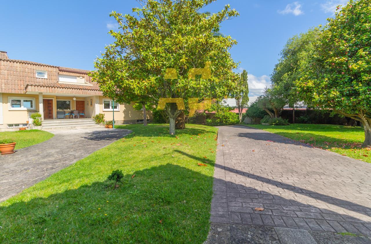 Chalet for Sale in Vigo