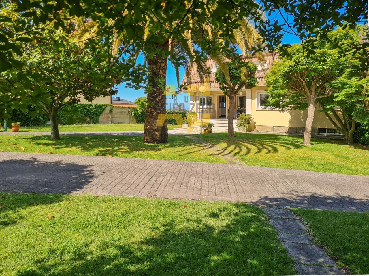 Chalet for Sale in Vigo
