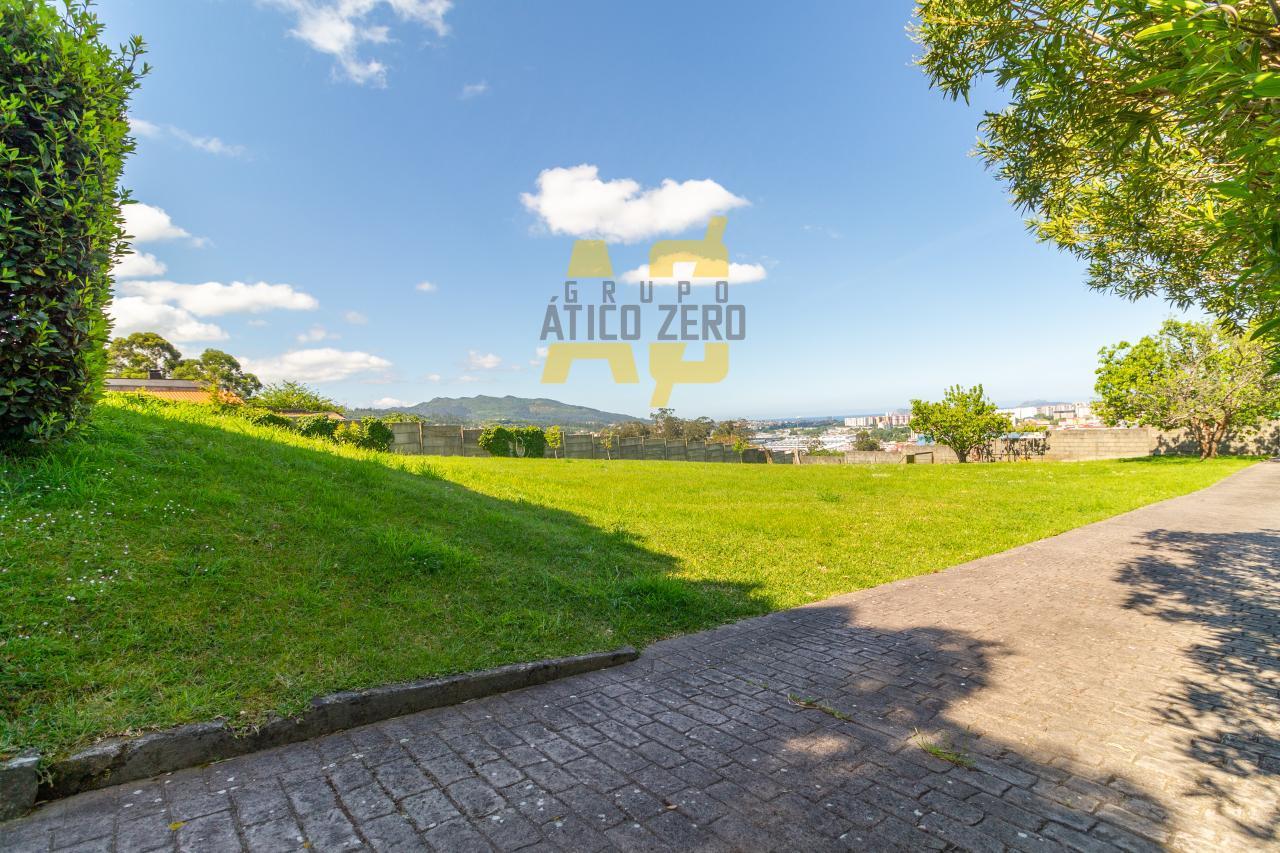 Chalet for Sale in Vigo