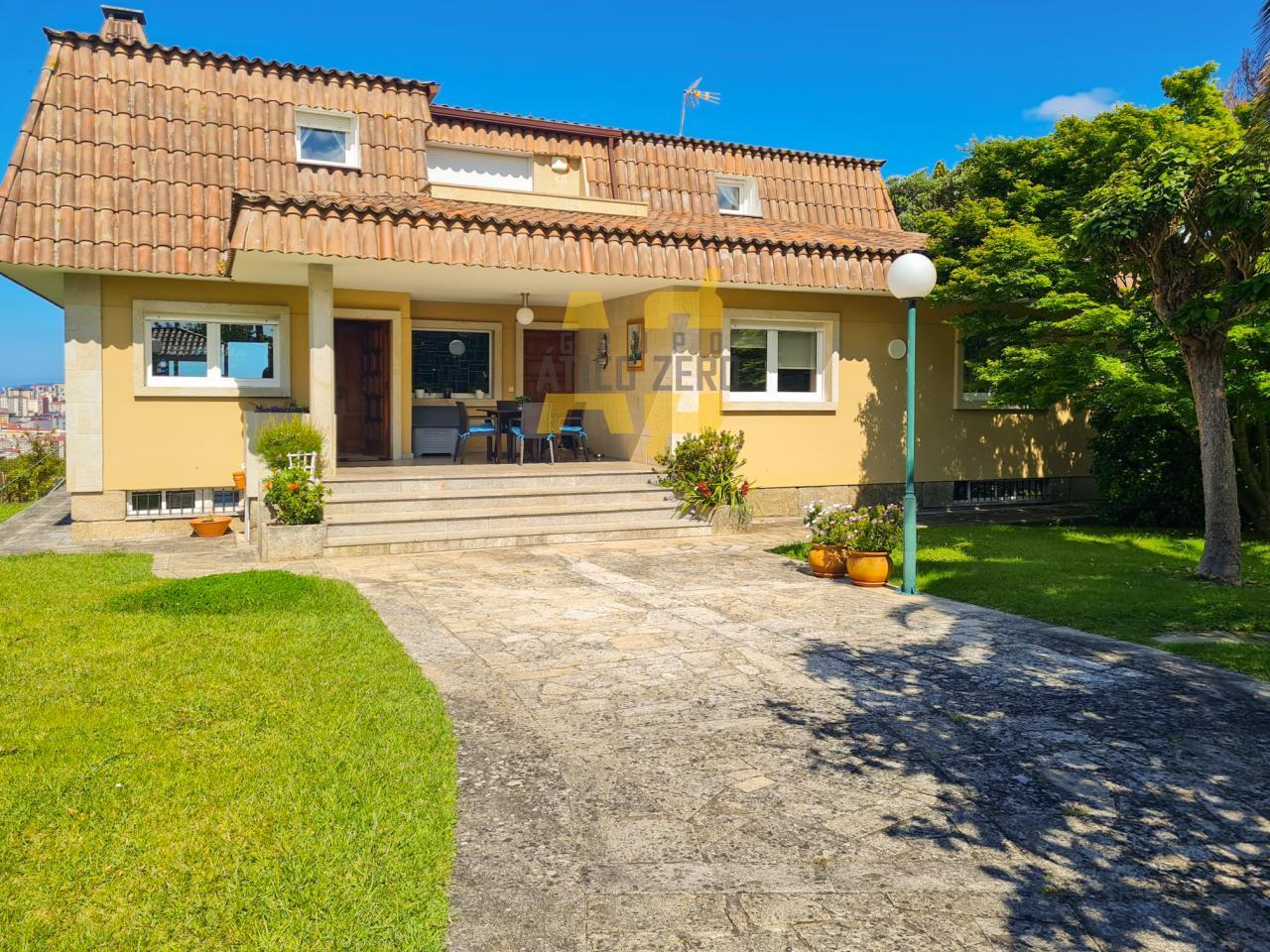 Chalet for Sale in Vigo