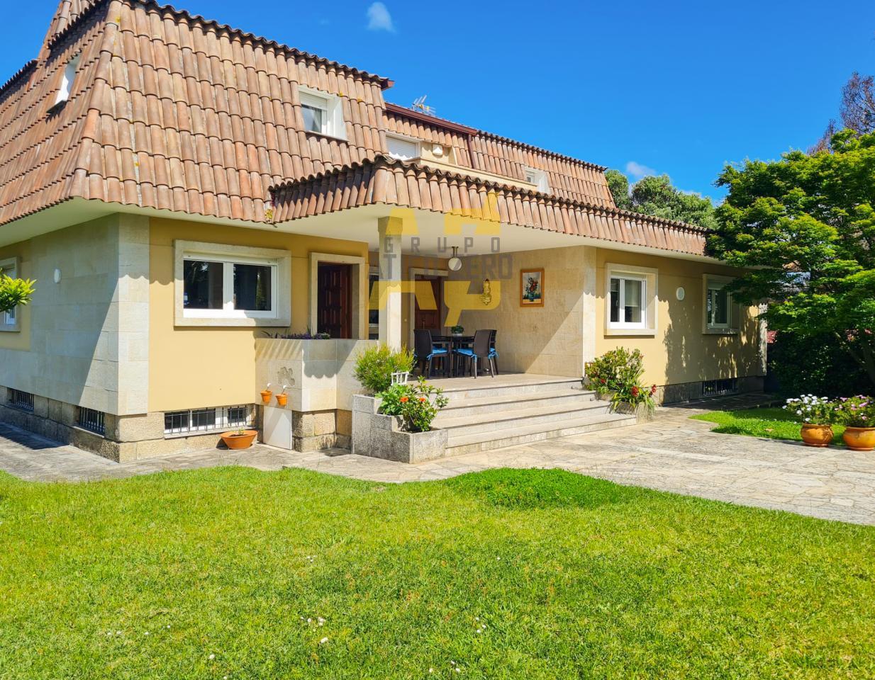 Chalet for Sale in Vigo