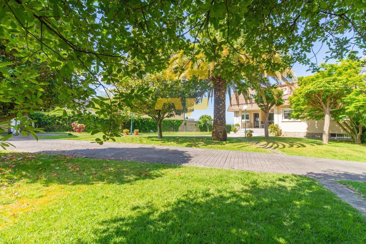 Chalet for Sale in Vigo