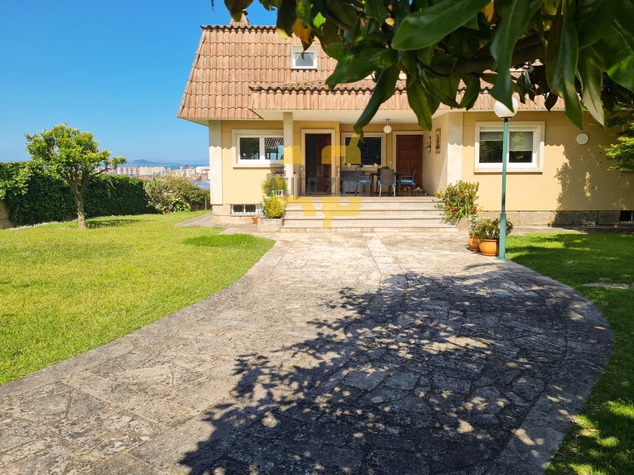 Chalet for Sale in Vigo