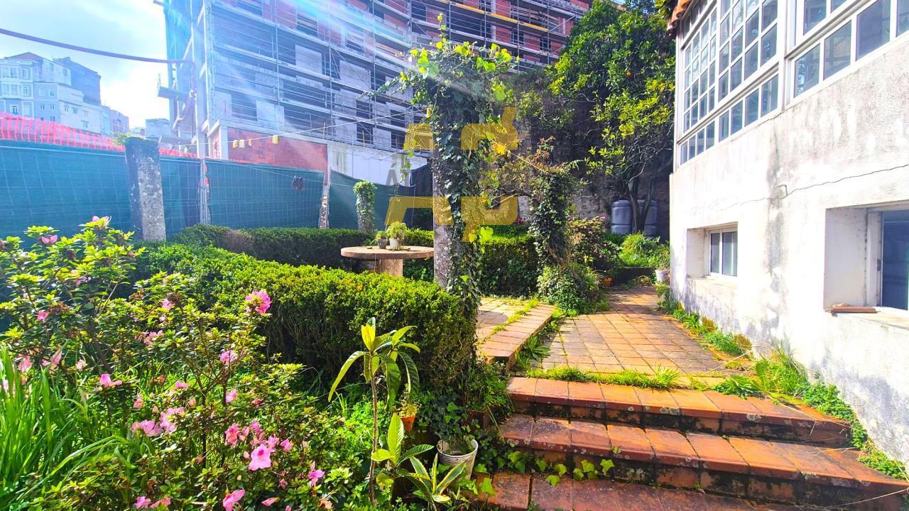 Building for Sale in Vigo