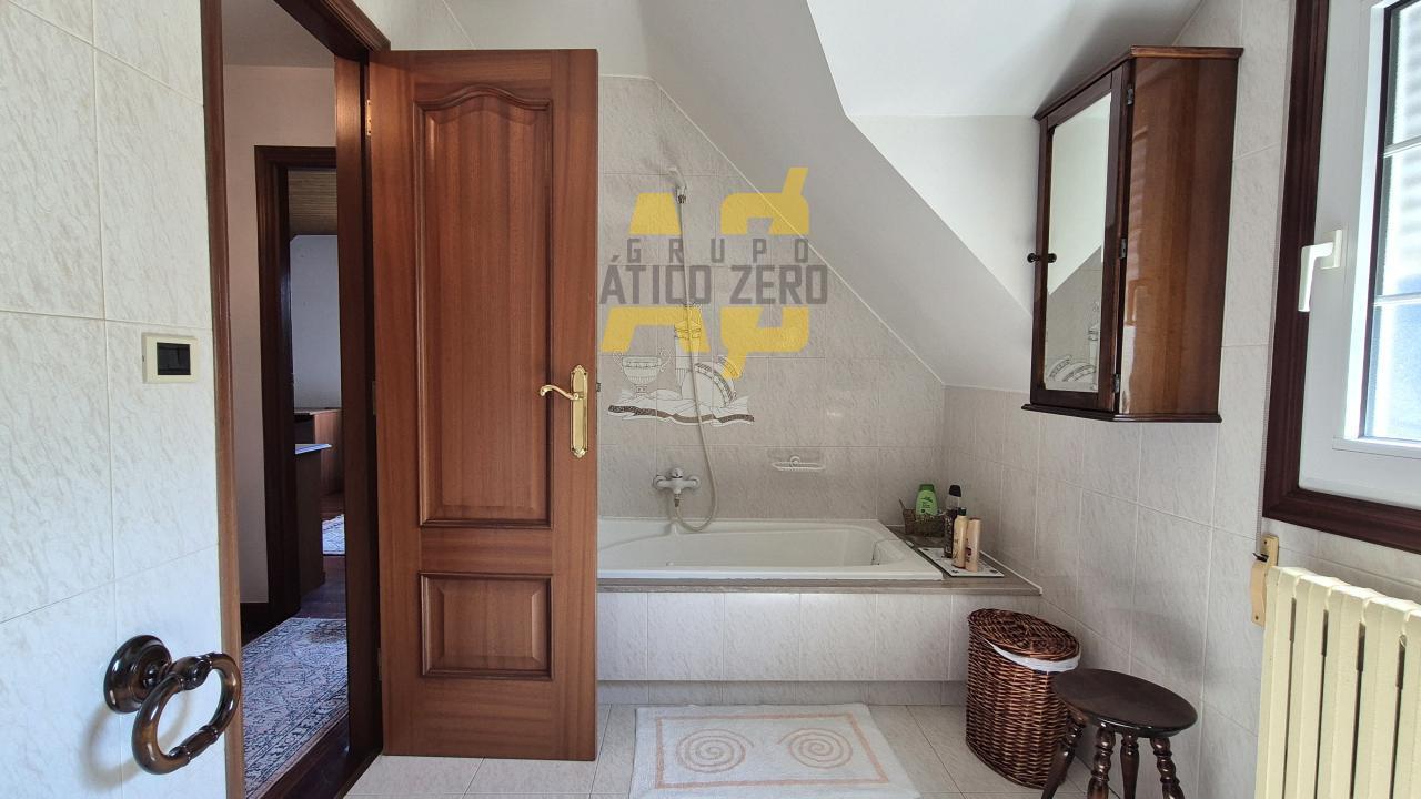 Chalet for Sale in Redondela