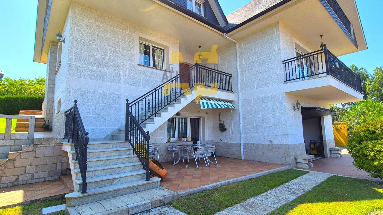 Chalet for Sale in Redondela