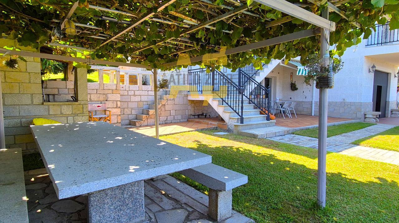 Chalet for Sale in Redondela