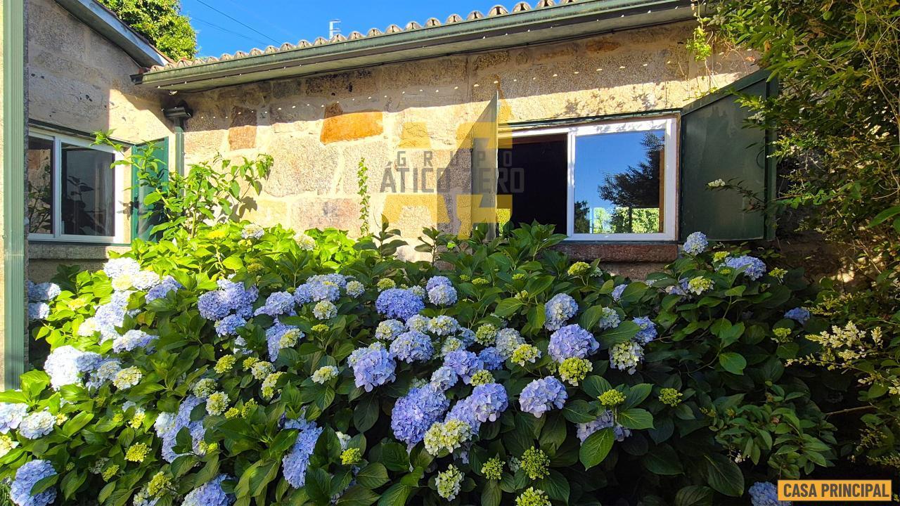 House for Sale in Cangas