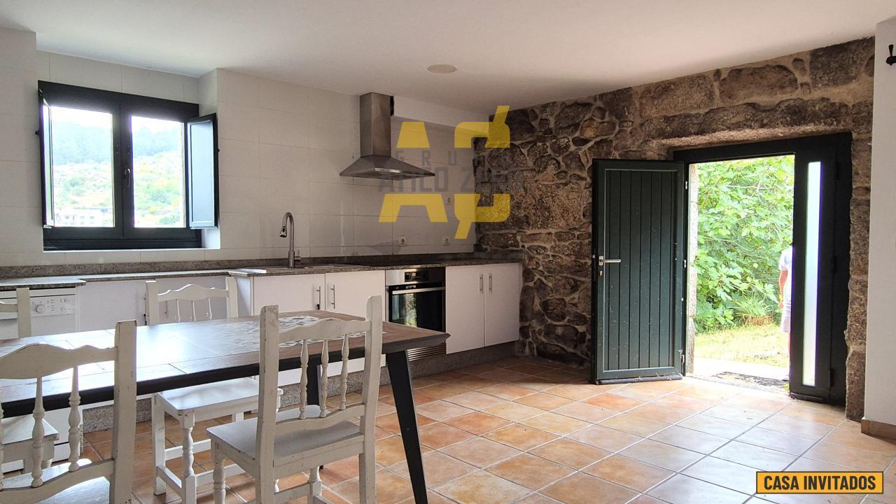 House for Sale in Cangas