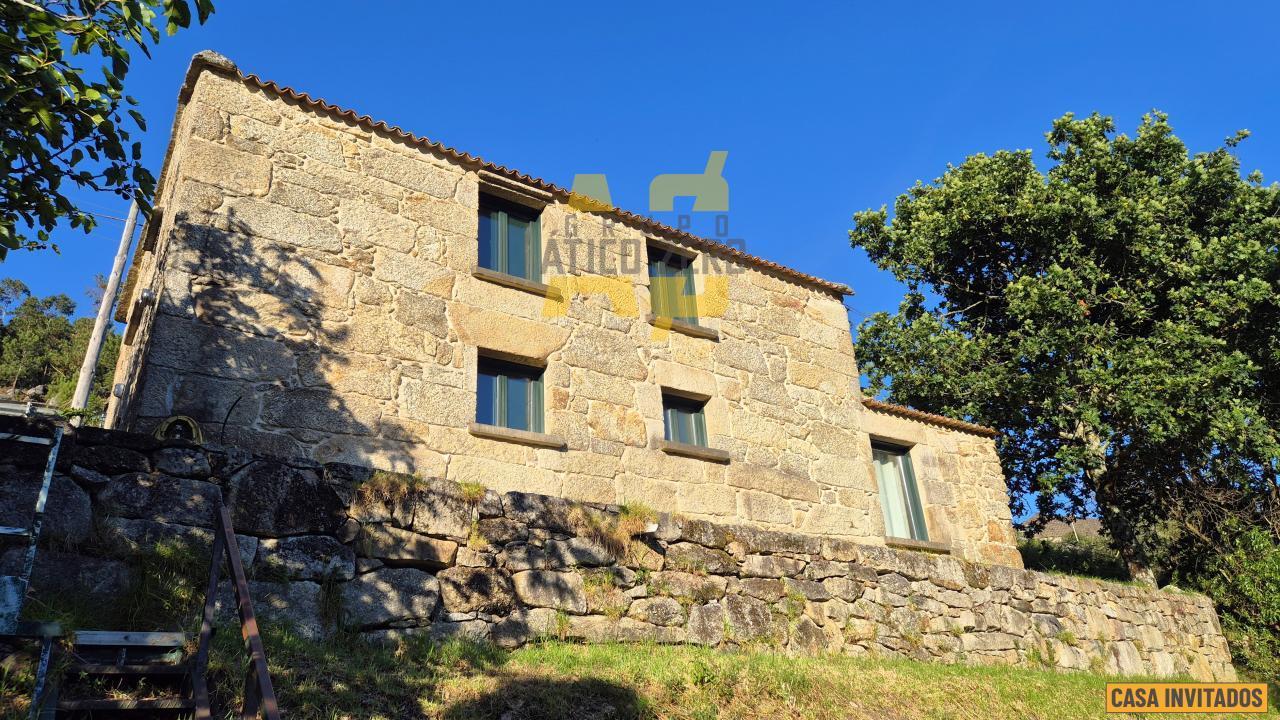 House for Sale in Cangas
