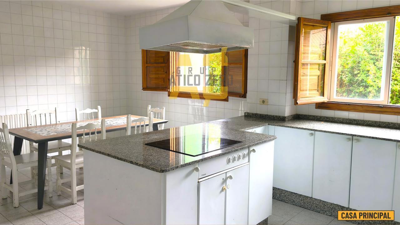 House for Sale in Cangas