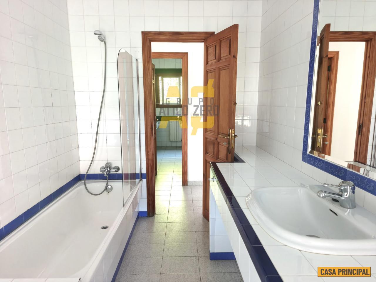 House for Sale in Cangas