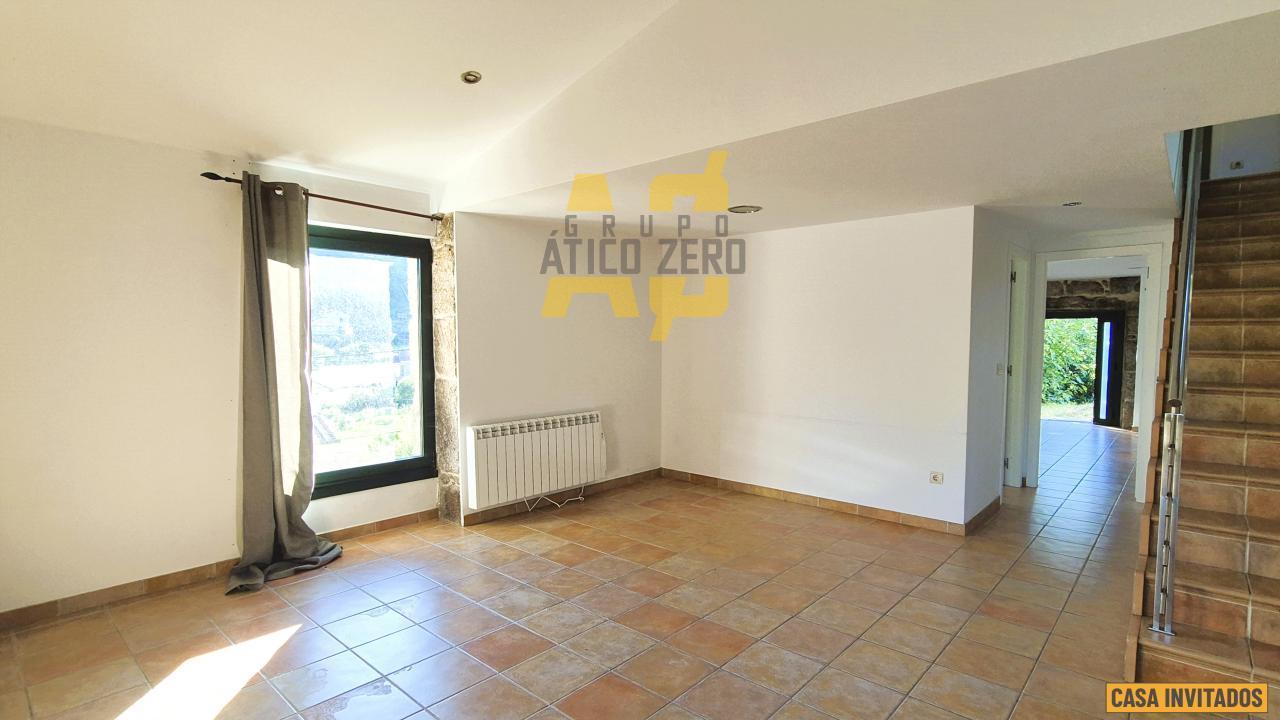 House for Sale in Cangas