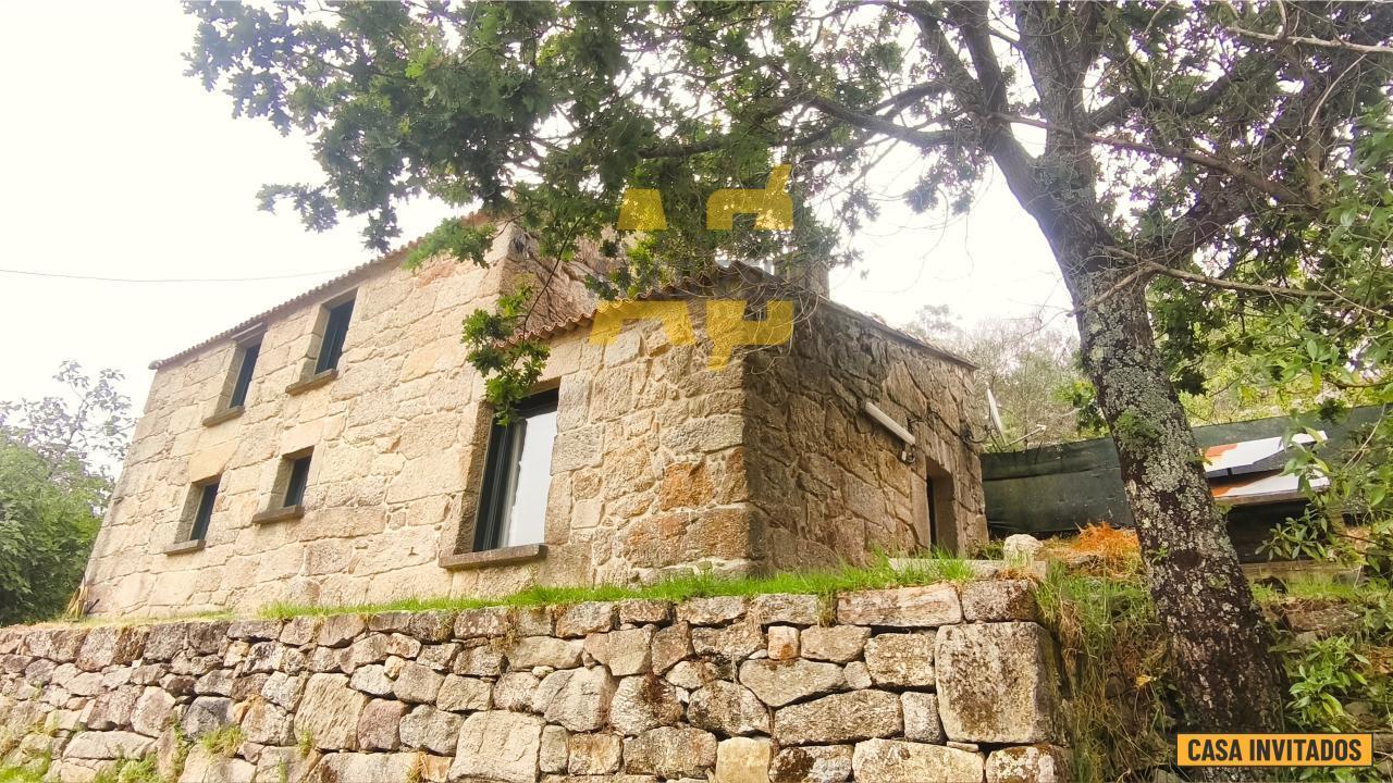 House for Sale in Cangas