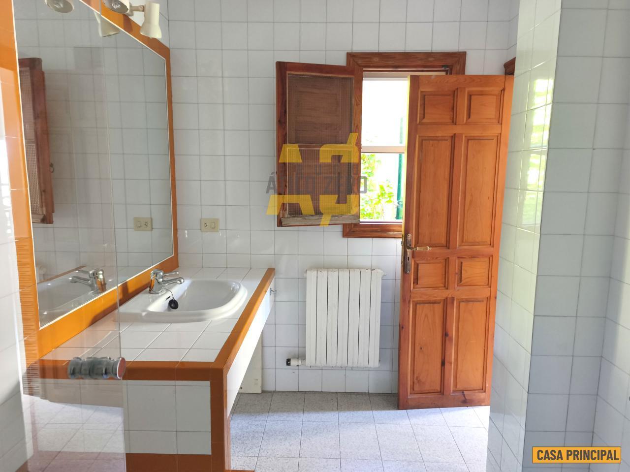 House for Sale in Cangas