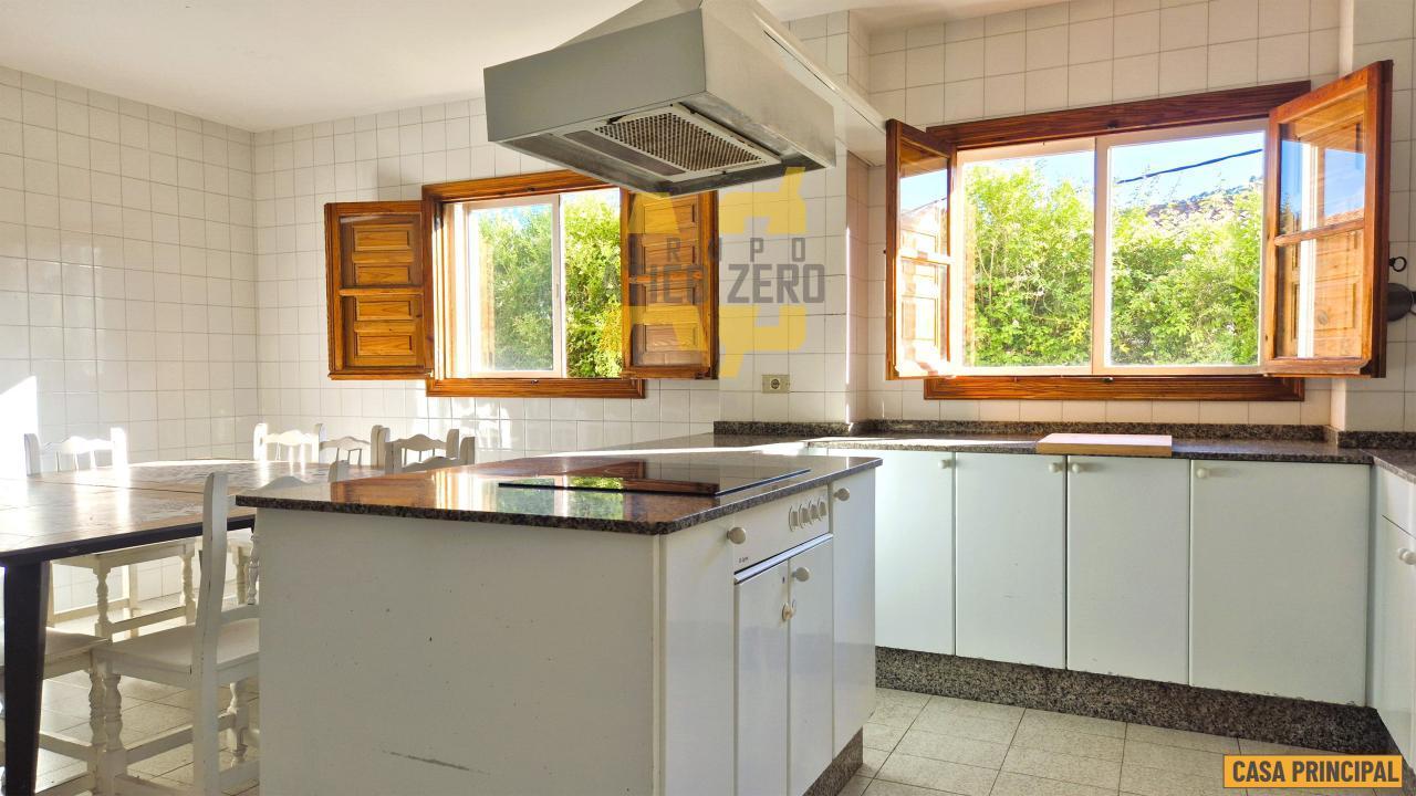 House for Sale in Cangas