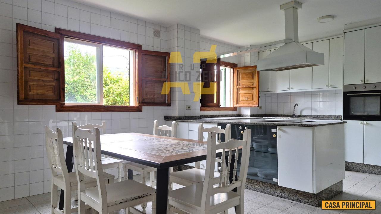 House for Sale in Cangas
