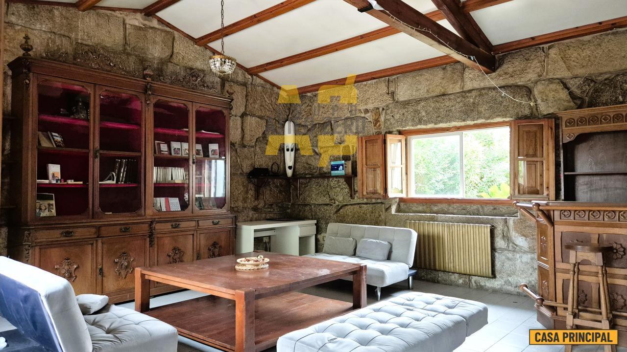 House for Sale in Cangas