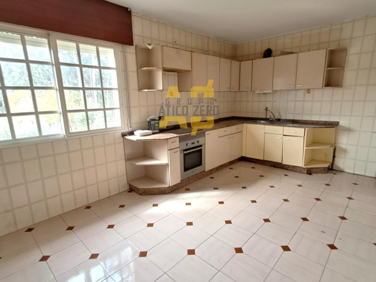 Chalet for Sale in Sanxenxo