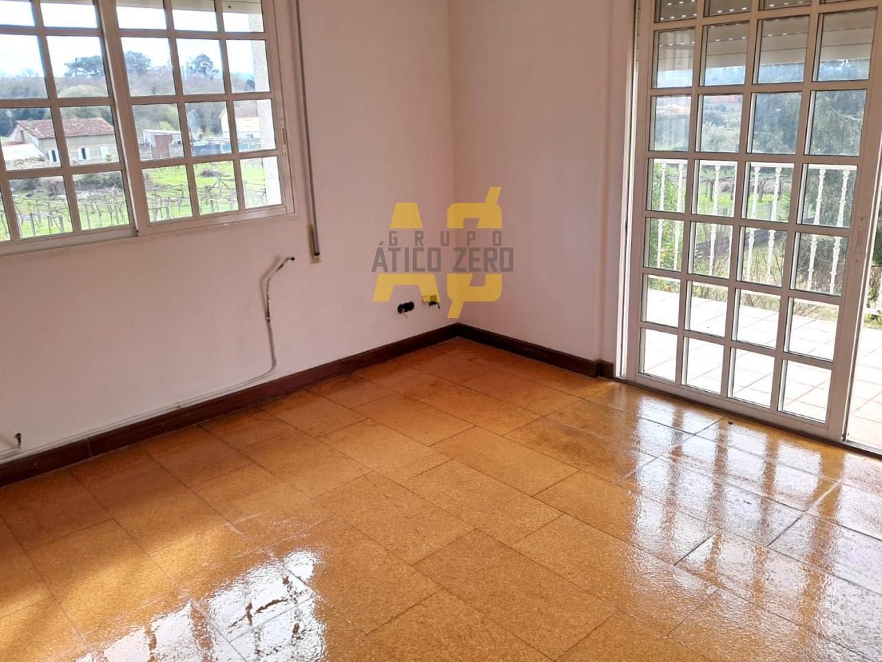 Chalet for Sale in Sanxenxo