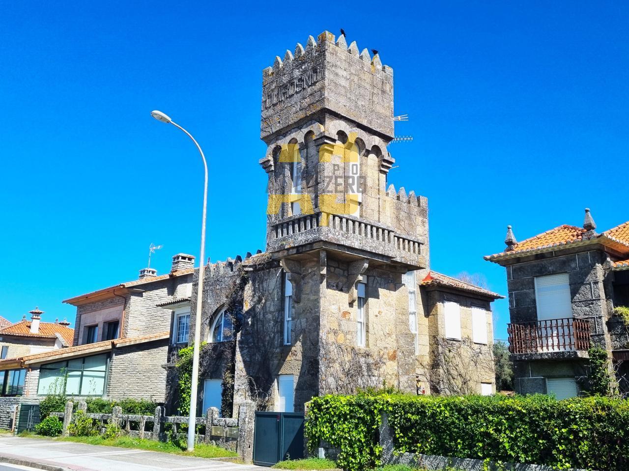Villa for Sale in Nigrán