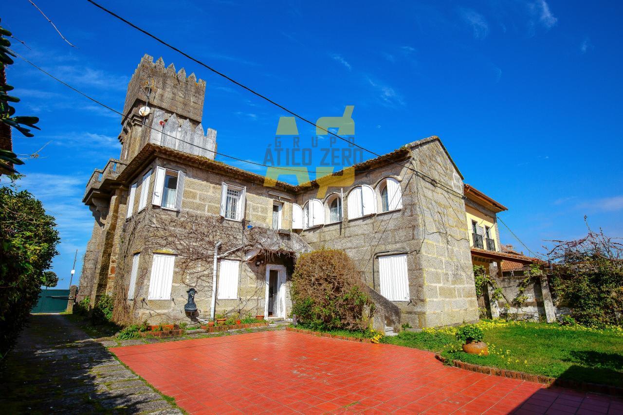 Villa for Sale in Nigrán