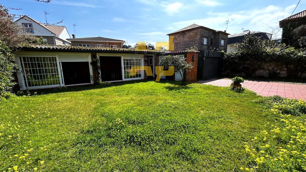 Villa for Sale in Nigrán
