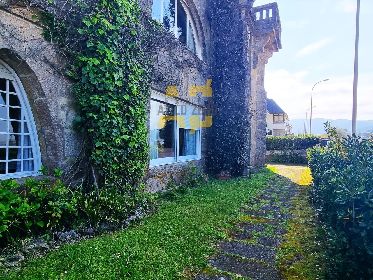 Villa for Sale in Nigrán