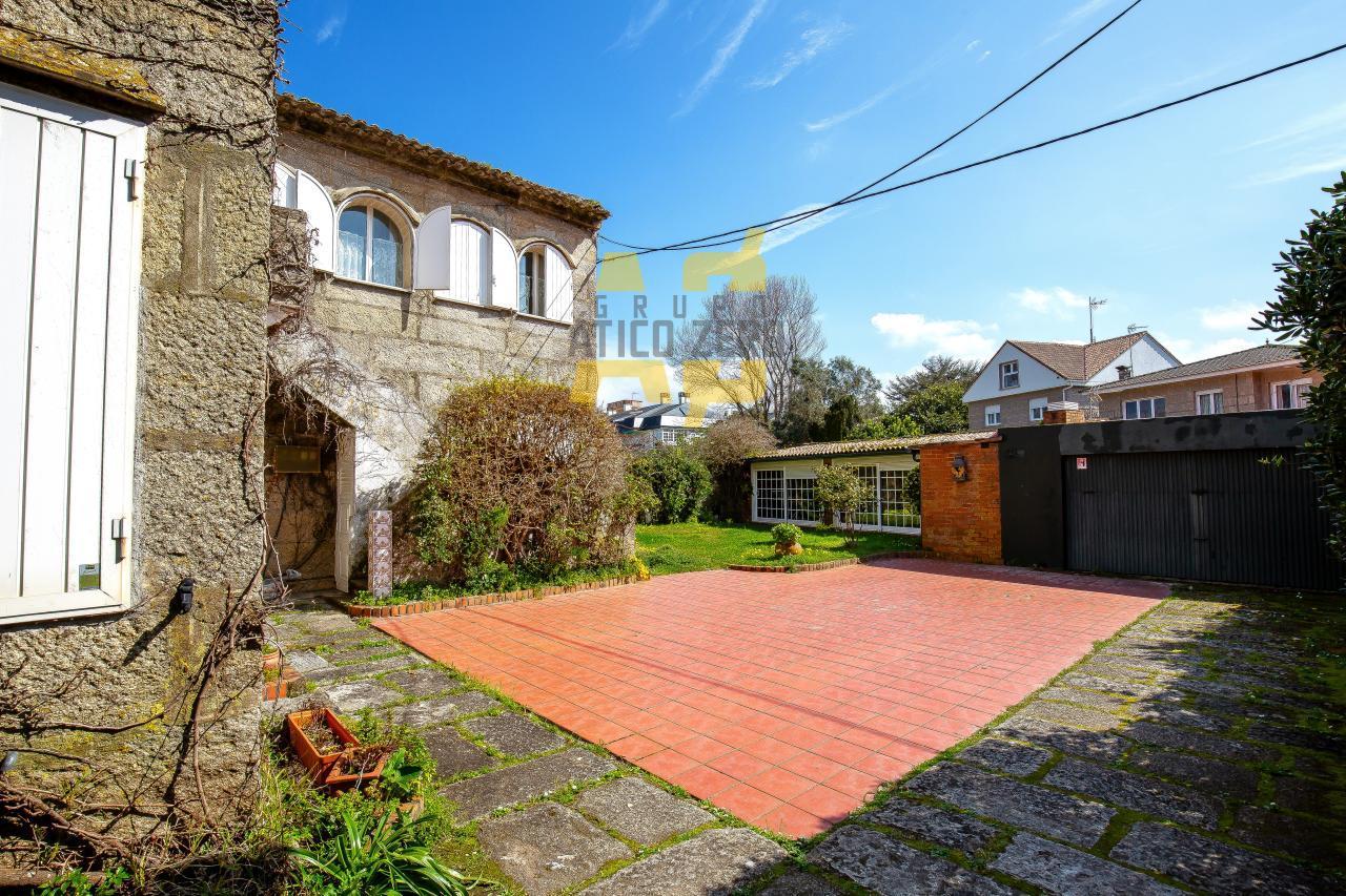 Villa for Sale in Nigrán