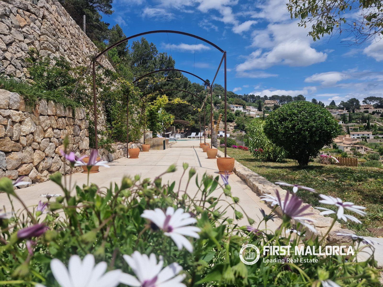 Villa for Rent in Puigpunyent