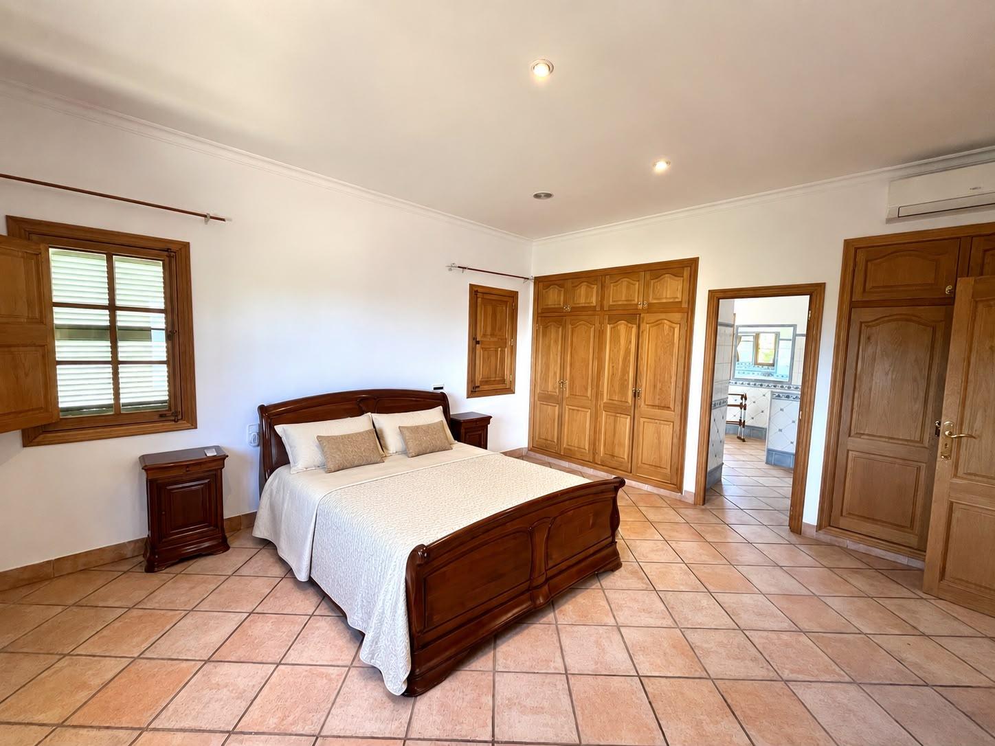 Villa for Rent in Consell
