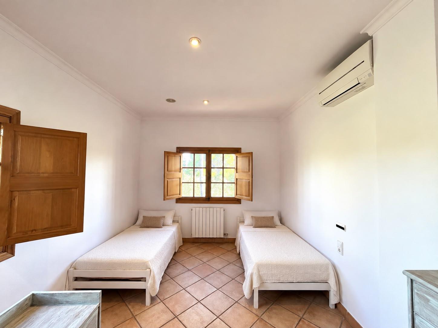 Villa for Rent in Consell