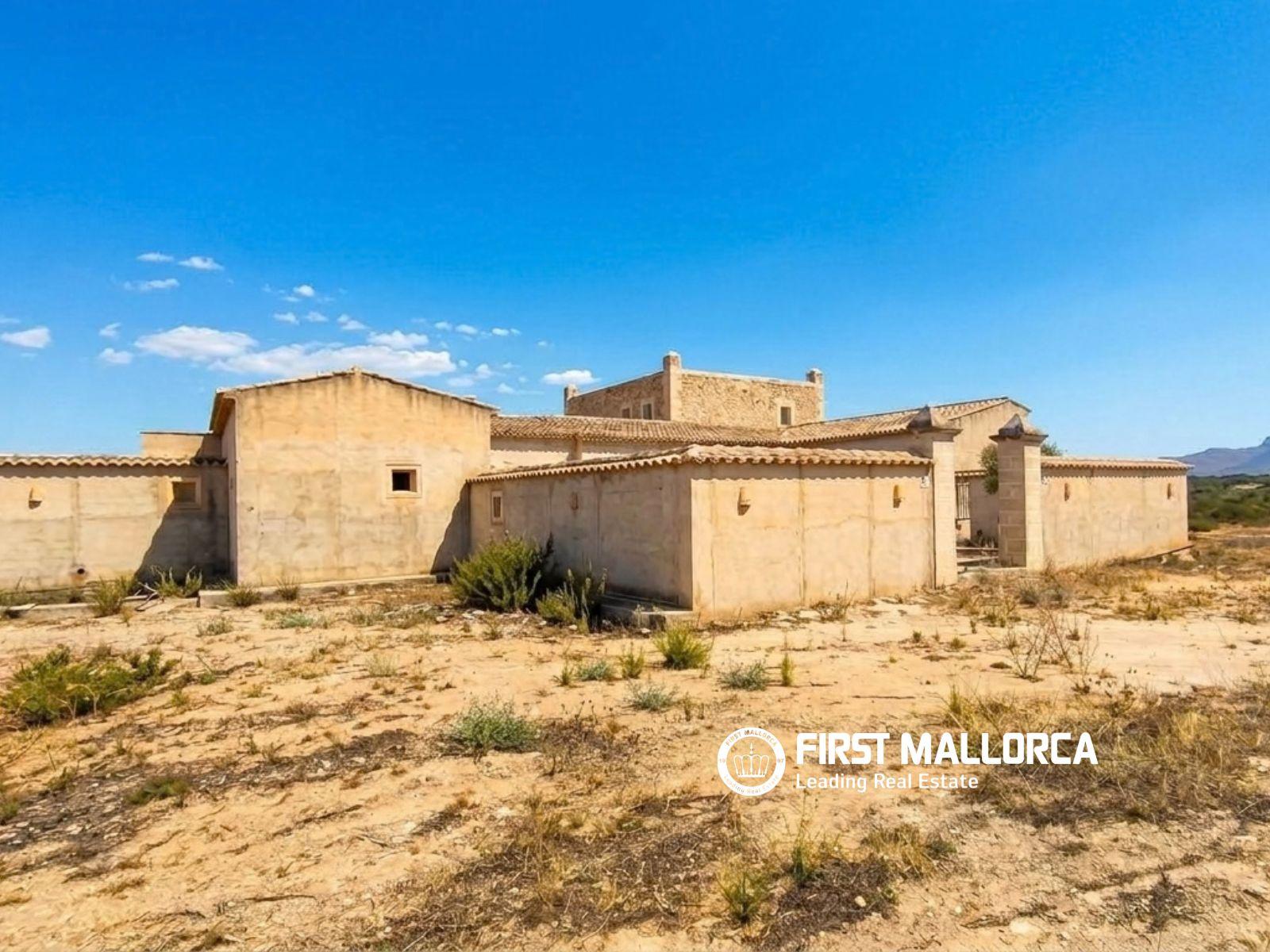 Finca en Venta en Petra
