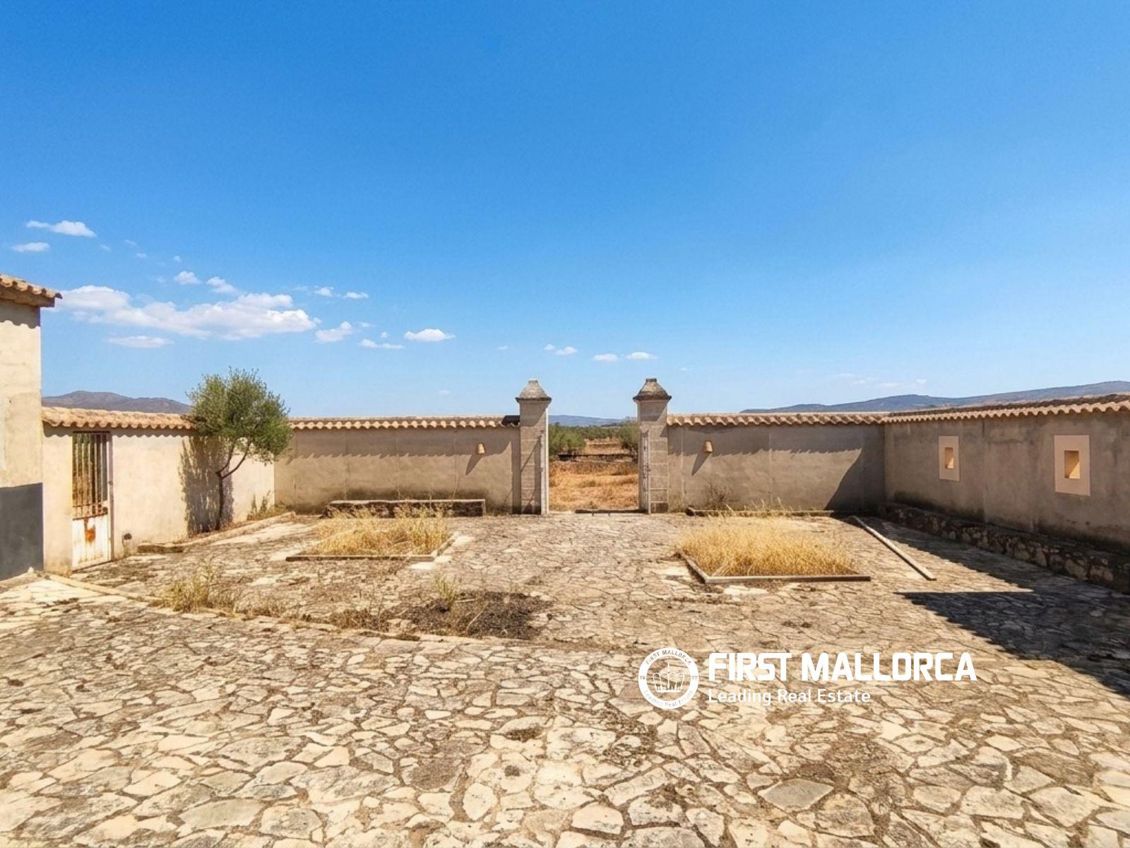 Finca en Venta en Petra