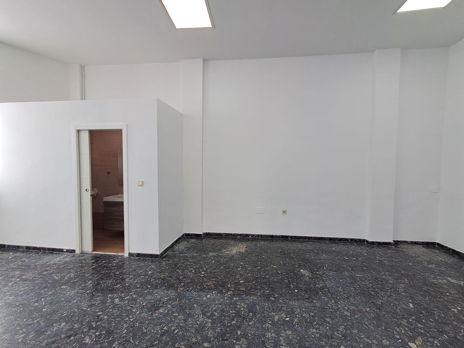 Premise for Rent in Salobreña